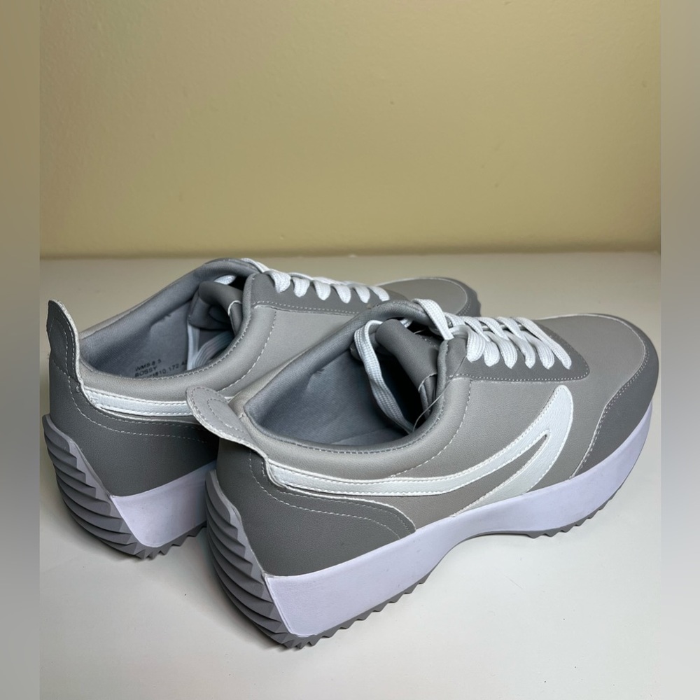 NWT - Women’s Dolce Vita “Bynx” Sneakers 2Tone with shoe lace- Taupe White -8.5 - Picture 9 of 9